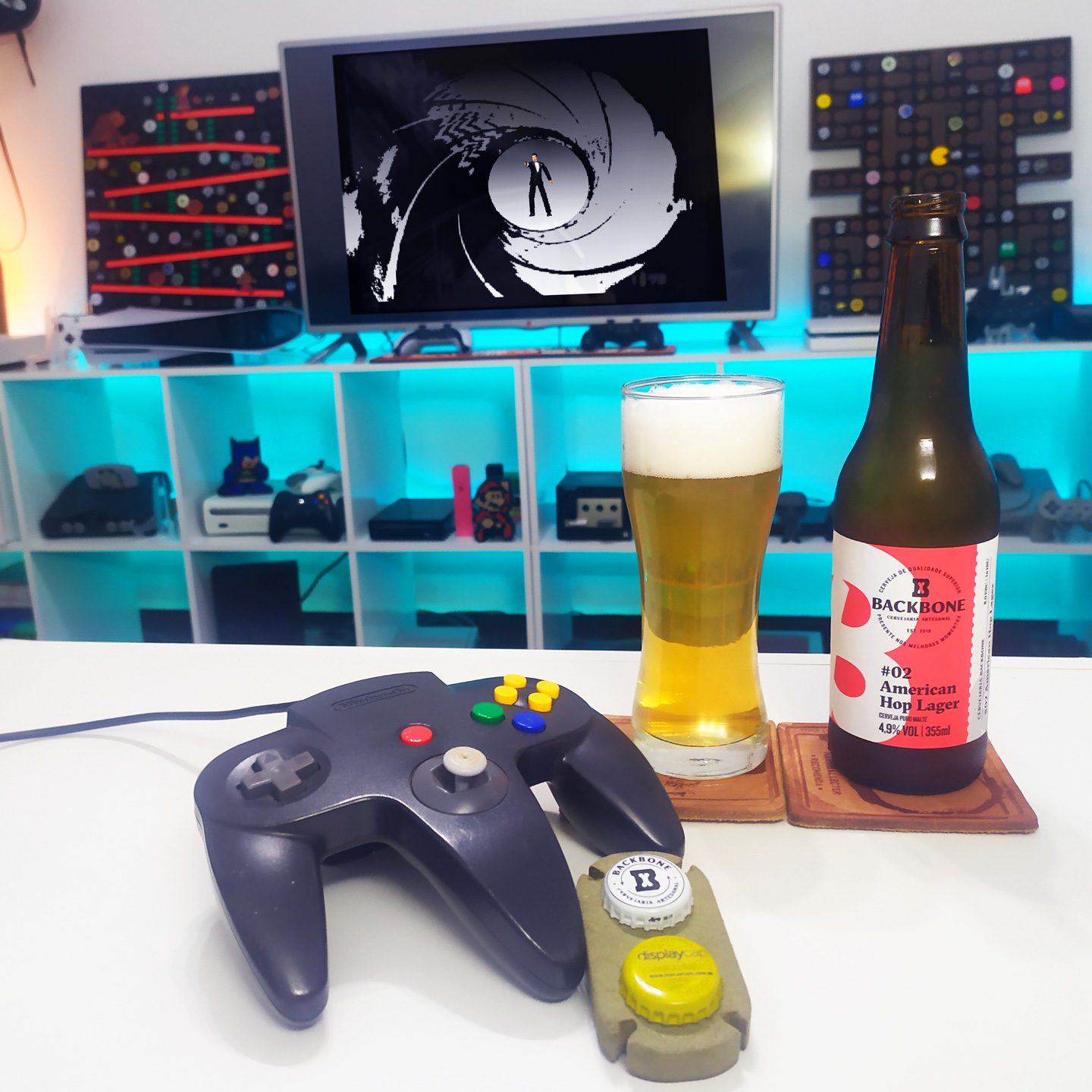 GoldenEye 007 no Nintendo 64 com a American Hop Lager da Backbone