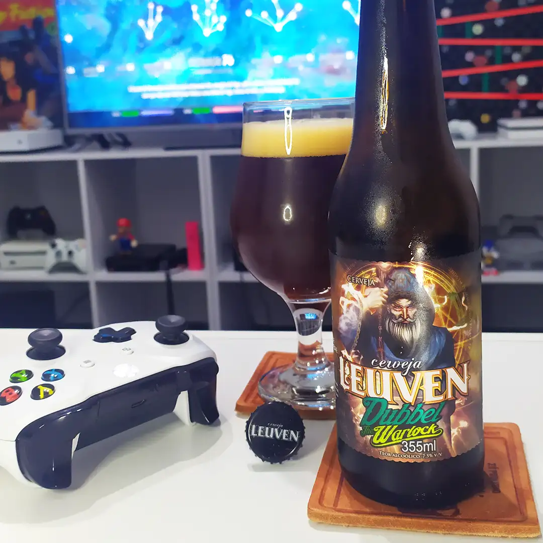 The Warlock, a Belgian Dubbel da cervejaria Leuven com Skyrim, no Xbox One.