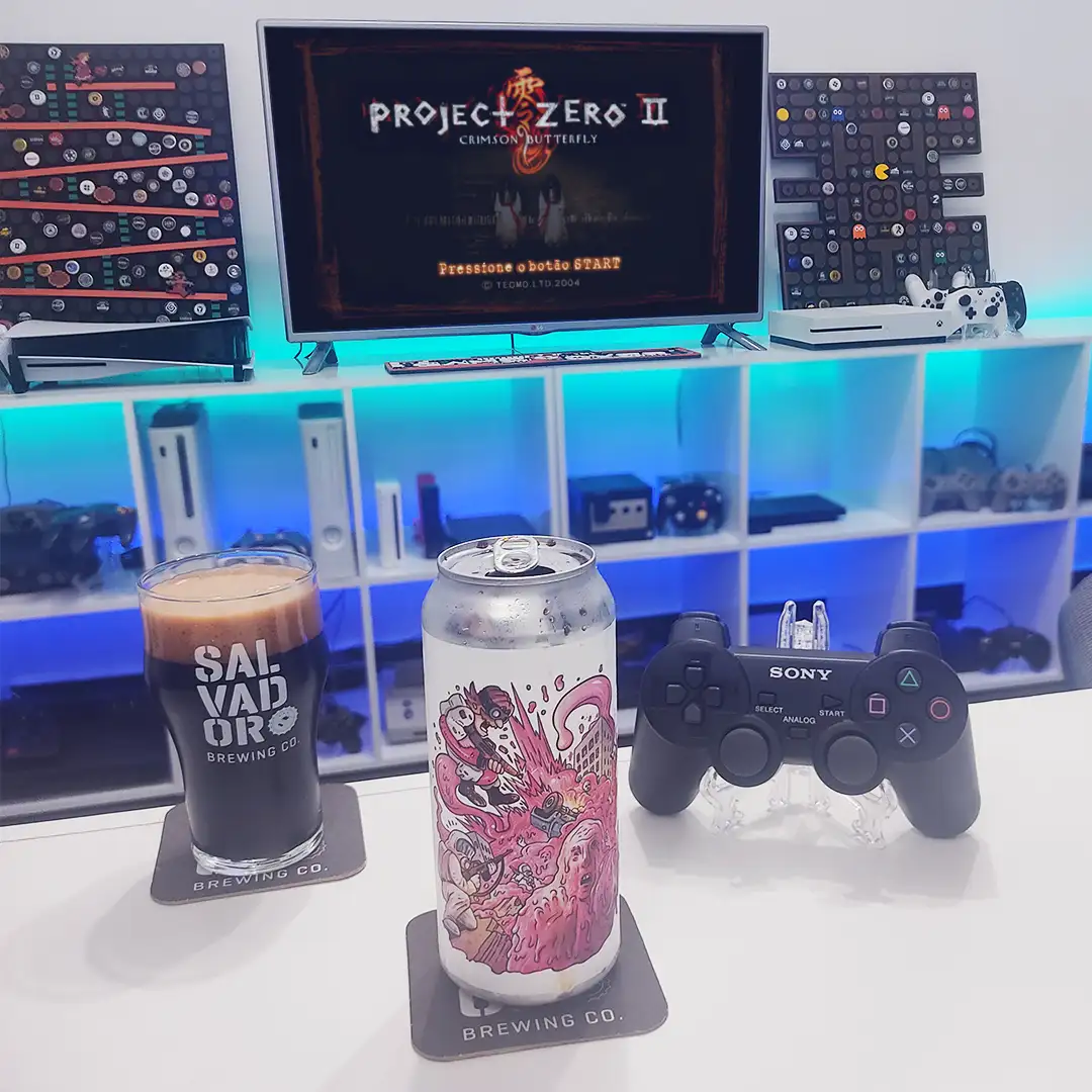 A Imperial Stout da Cervejaria Salvador com Fatal Frame II, no PlayStation 2