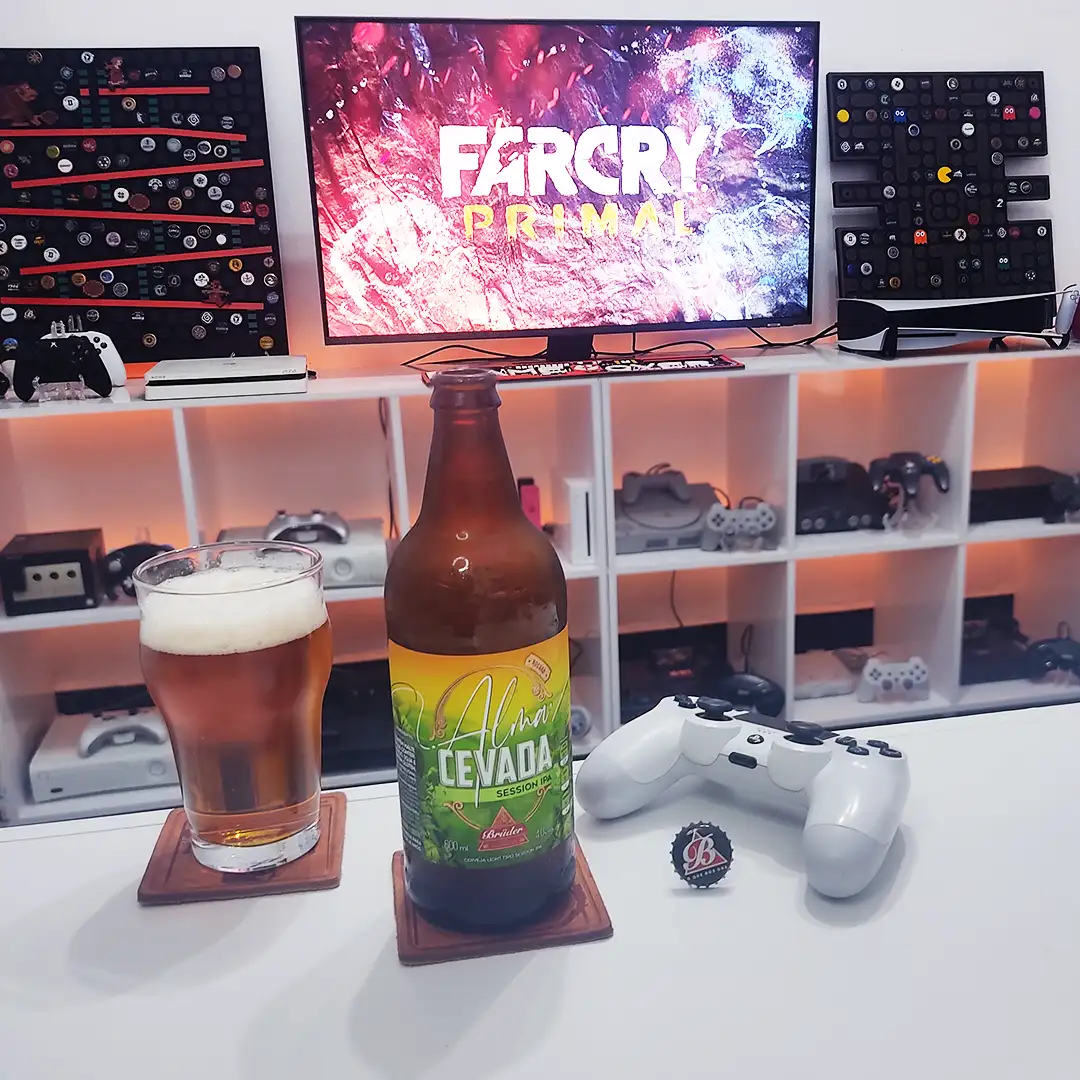 Session IPA da Cervejaria Brüder com Far Cry Primal no PlayStation 4