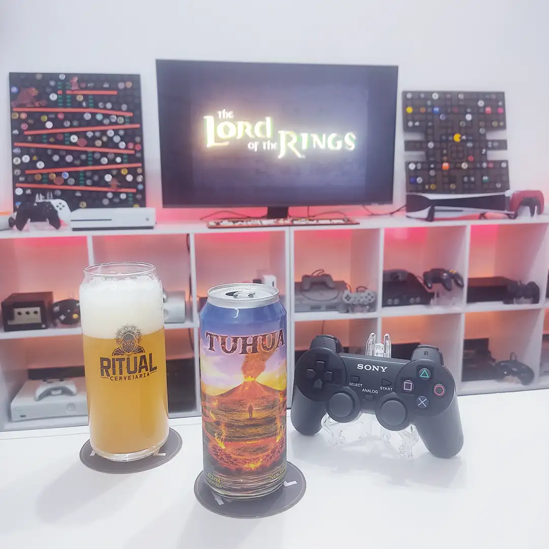 A New Zealand Hazy IPA da Ritual Cervejaria com Senhor dos Anéis no PS2