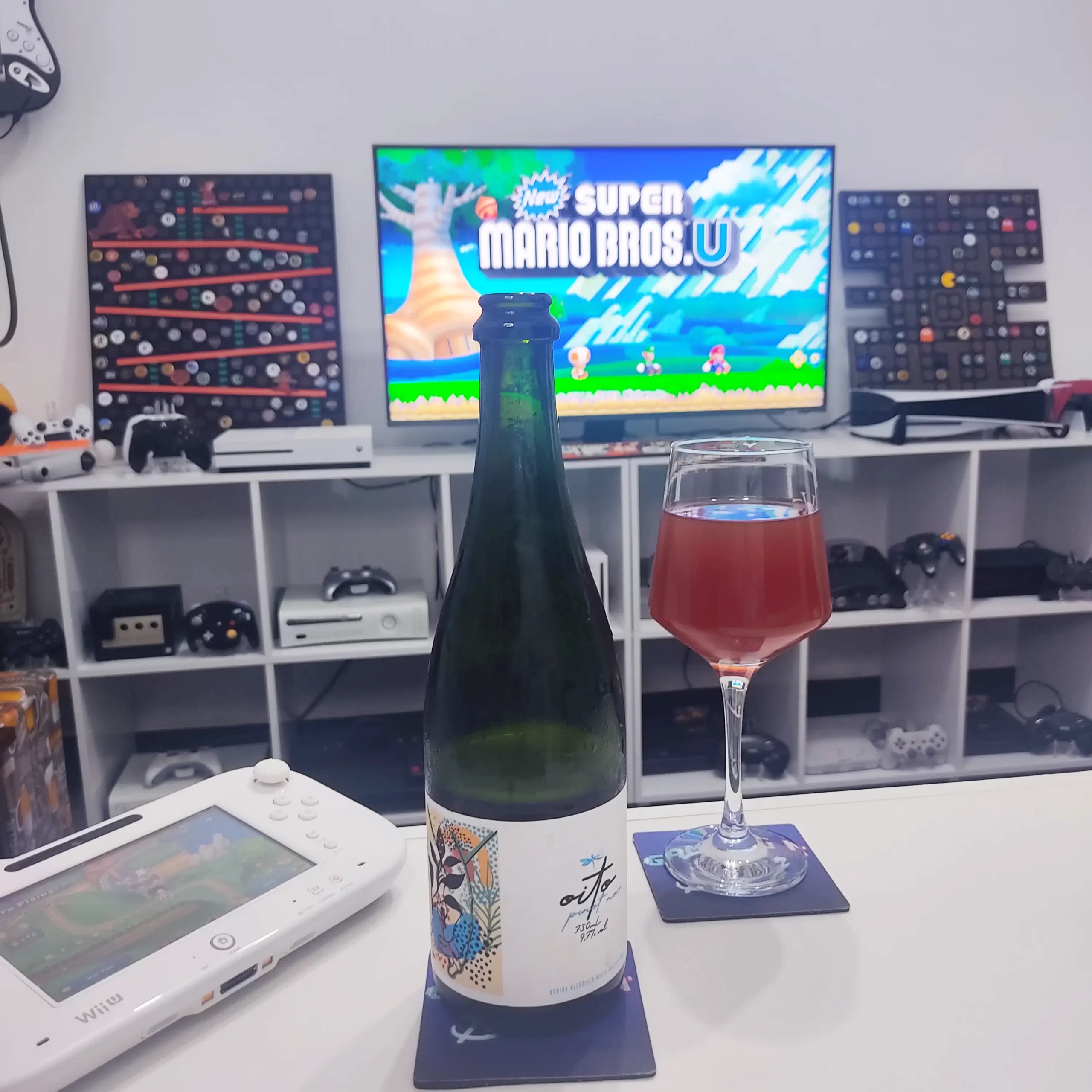 Adeus 2023, Dádiva Oito Pinot Noir, direto da Central da Cerveja, com New Super Mario Bros U no Nintendo Wii U