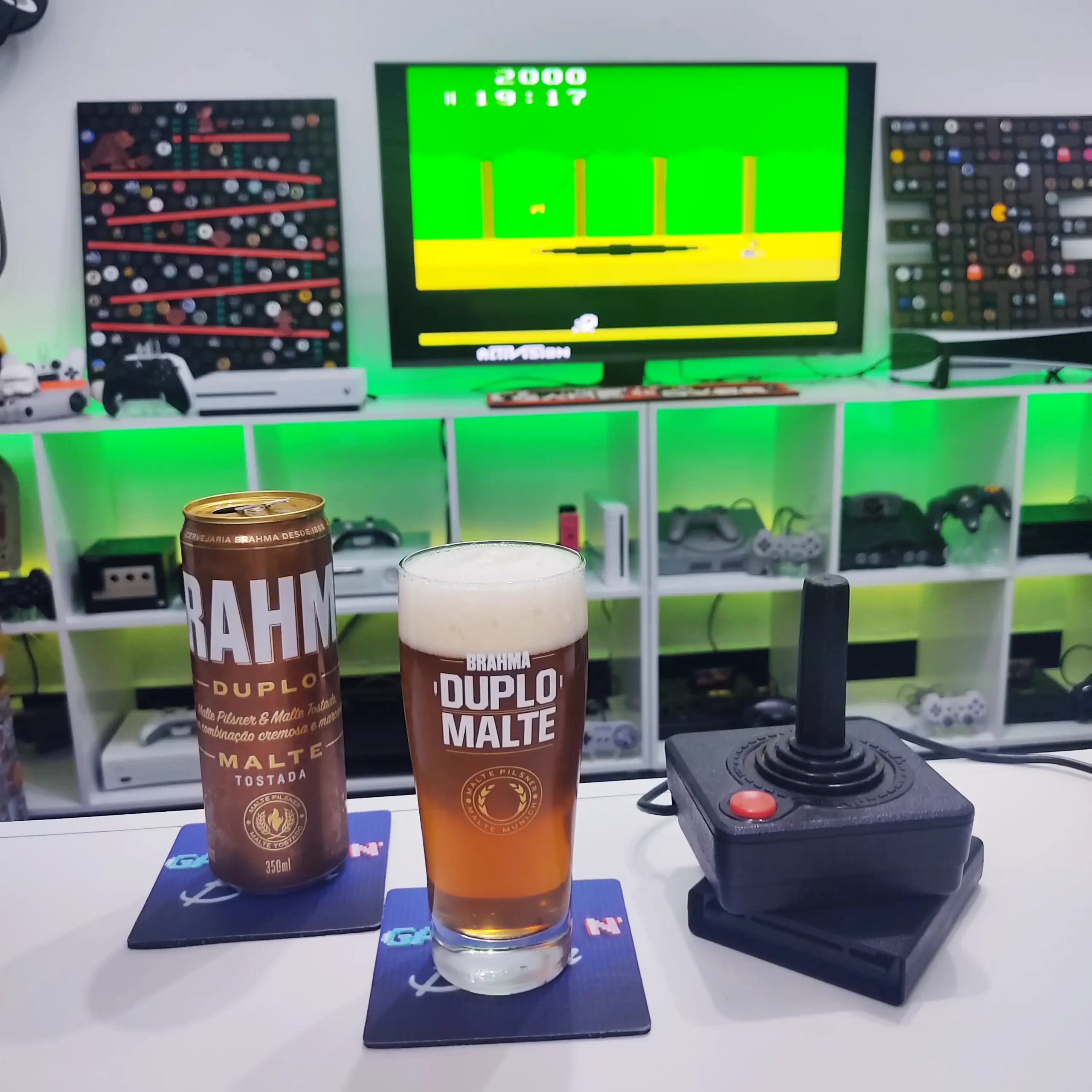 O clássico Pitfall! no Atari 2600 com a Brahma Duplo Malte Tostada