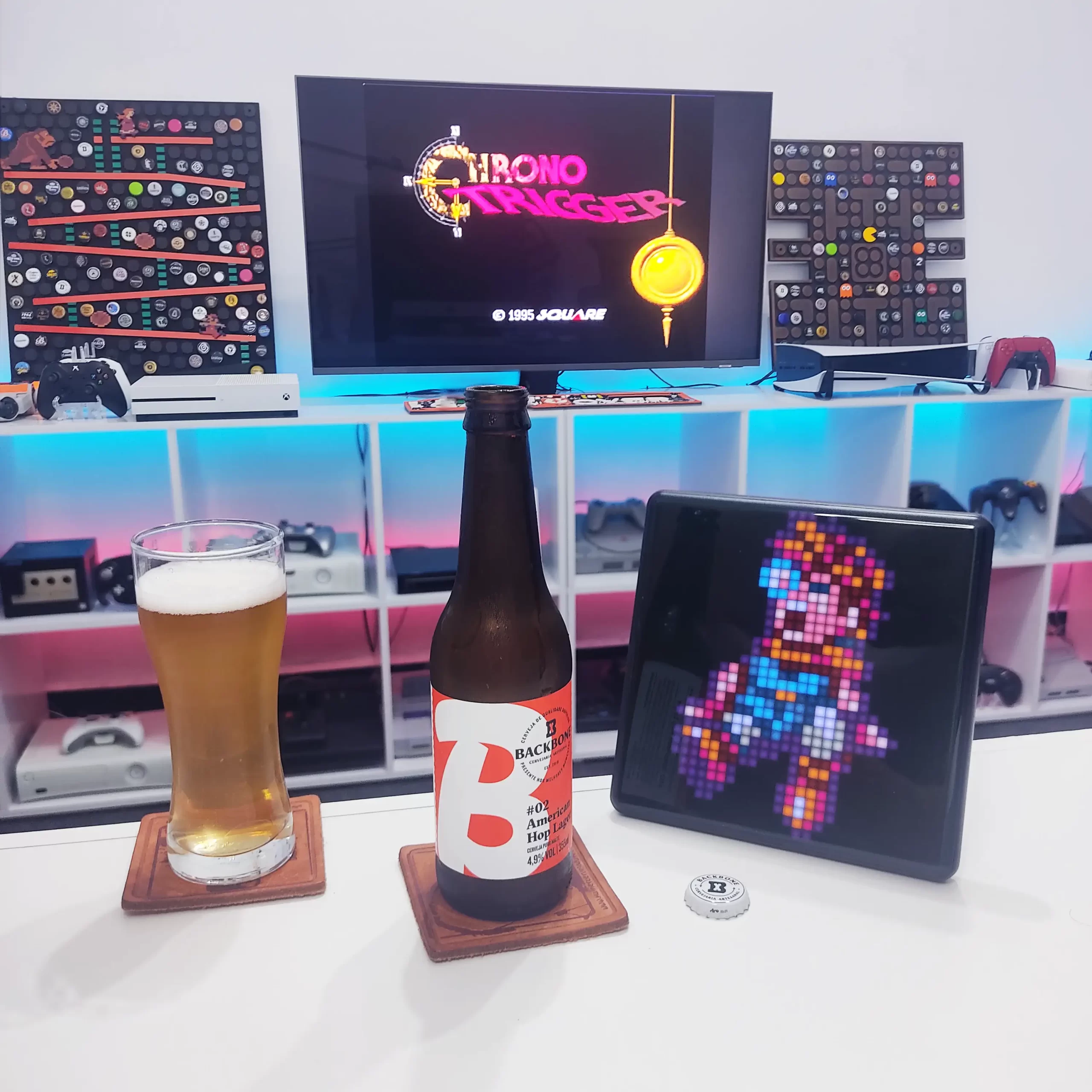 Chrono Trigger para SNES com a American Hop Lager da Cervejaria Backbone