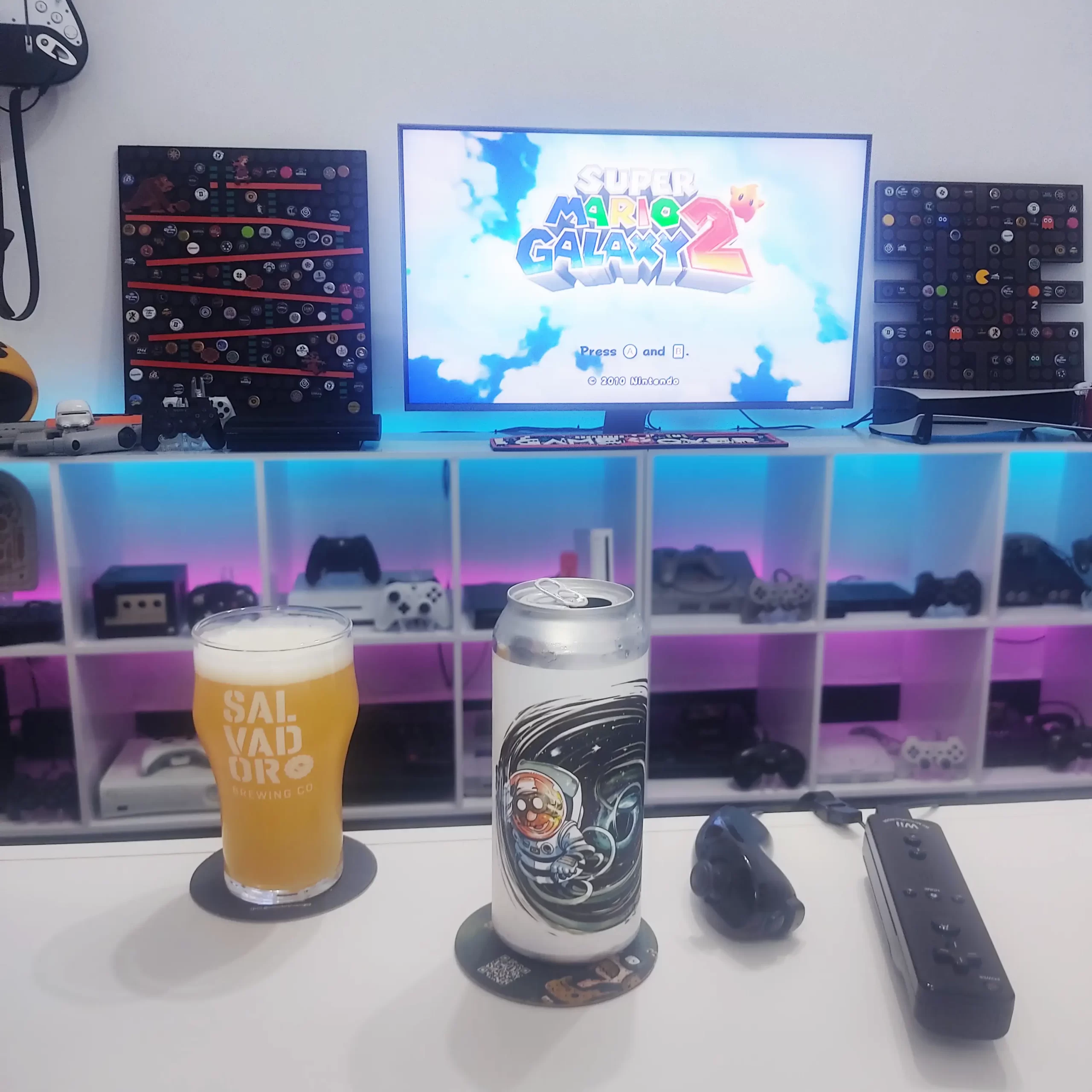 Super Mario Galaxy 2 com a Relativity a Double NEIPA da Cervejaria Salvador