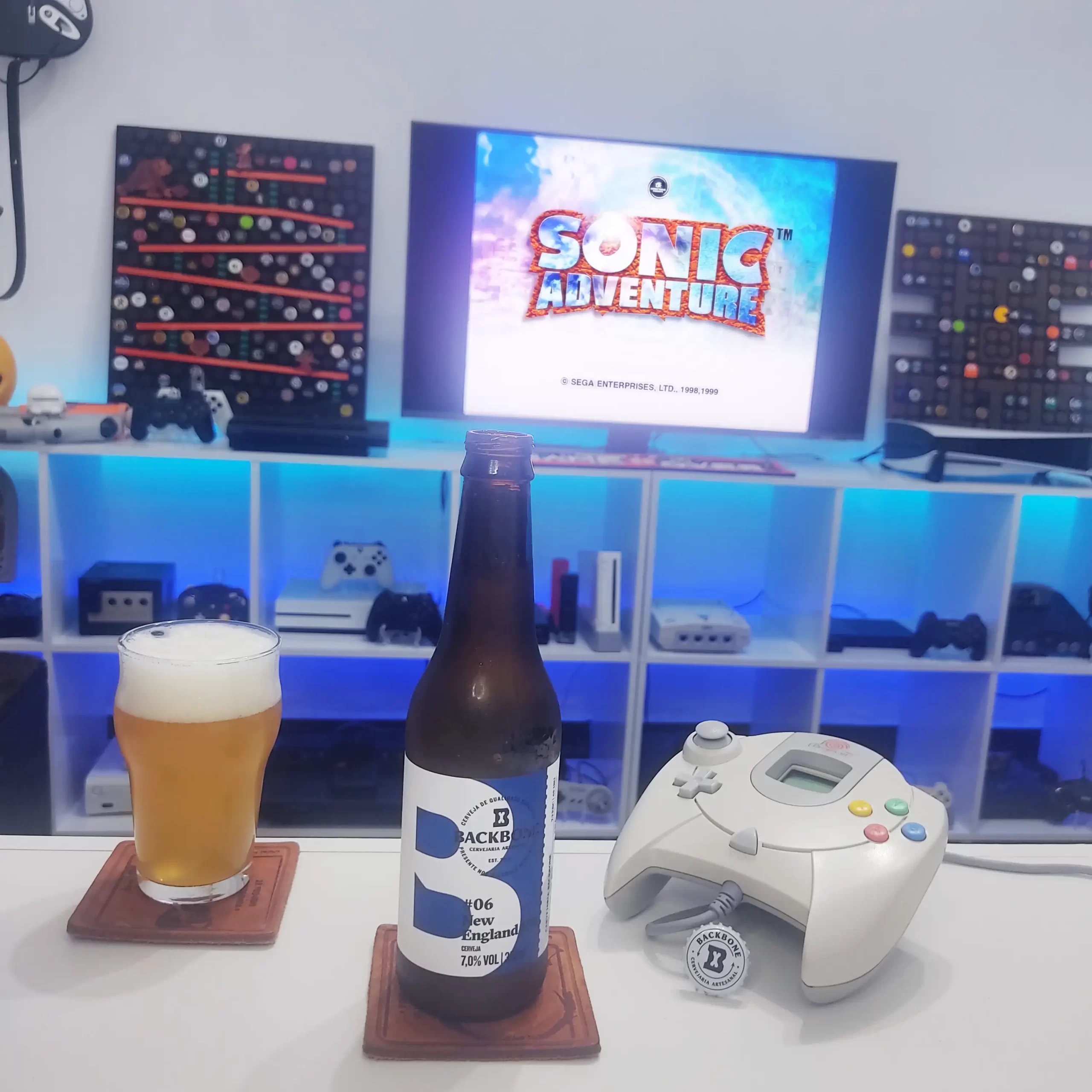 Sonic Adventure no Dreamcast com a New England IPA da Cervejaria Backbone