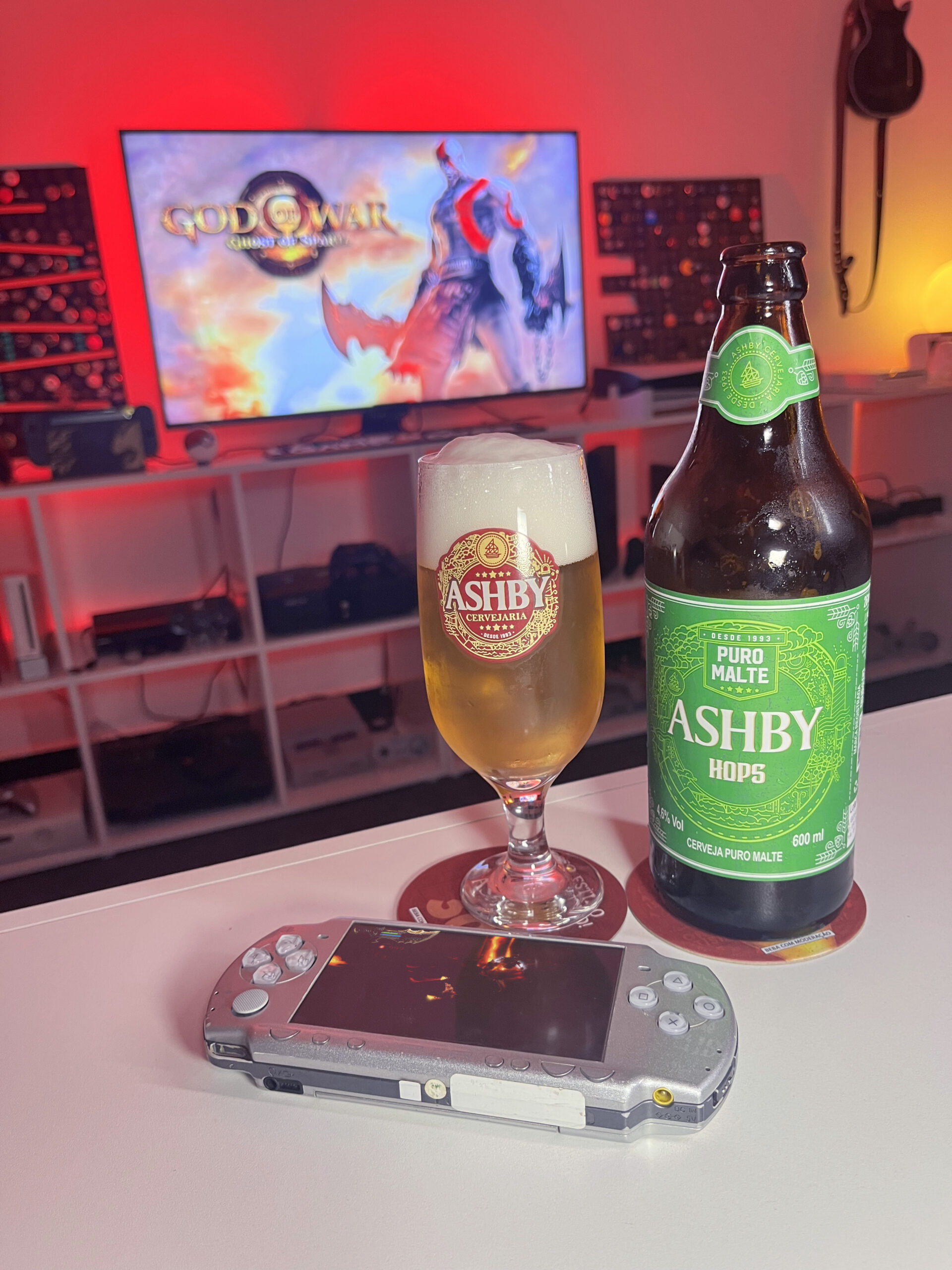 Ashby Hops e God of War Ghost of Sparta