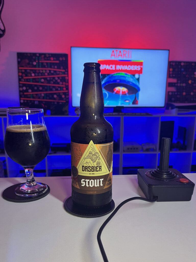 Das Bier Stout e Space Invaders - Destaque