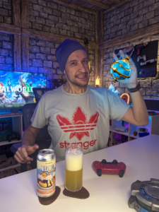 Cerveja Milkshake IPA ao lado de Palworld no Xbox em clima de fazenda e monstrinhos