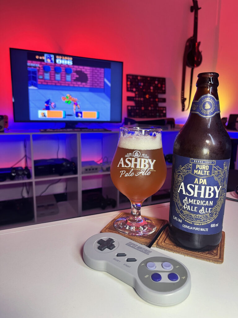 Cerveja American Pale Ale âmbar ao lado de Captain America and the Avengers no Super Nintendo em clima de ação em equipe.