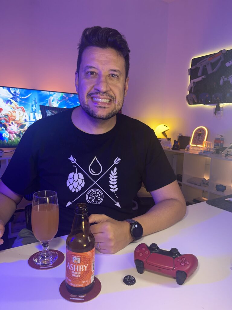 Cerveja Wheat Beer de laranja ao lado de PalWorld no PlayStation 5 em clima de exploração.