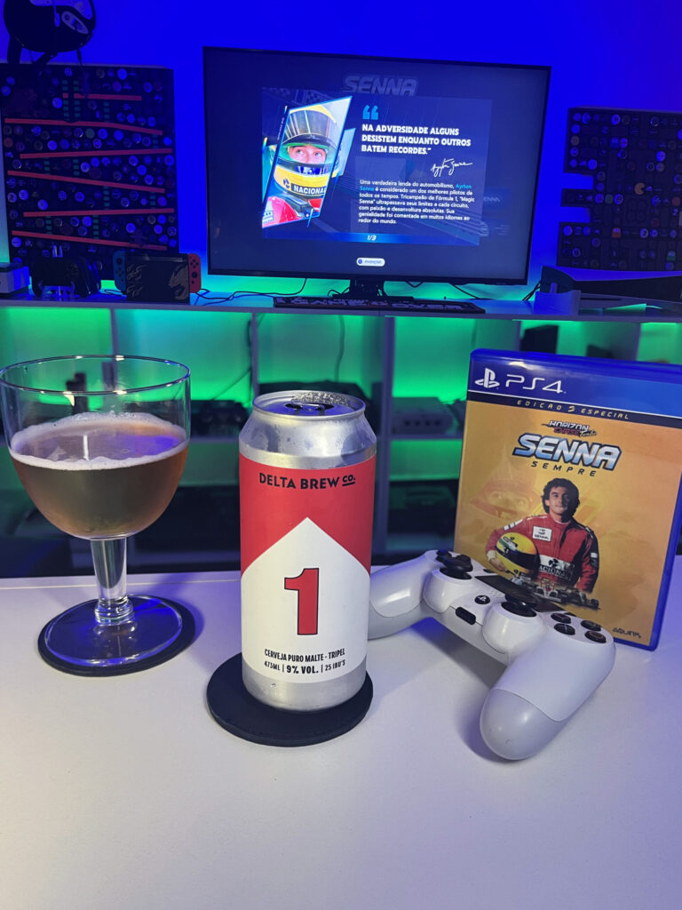 Cerveja Tripel dourada ao lado de Horizon Chase Turbo no PS4 em clima de corrida homenageando Ayrton Senna.