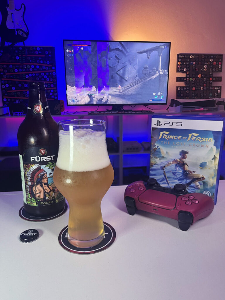 Cerveja White IPA amarelo claro ao lado de Prince of Persia The Lost Crown no PS5 em clima de resgate acrobático.