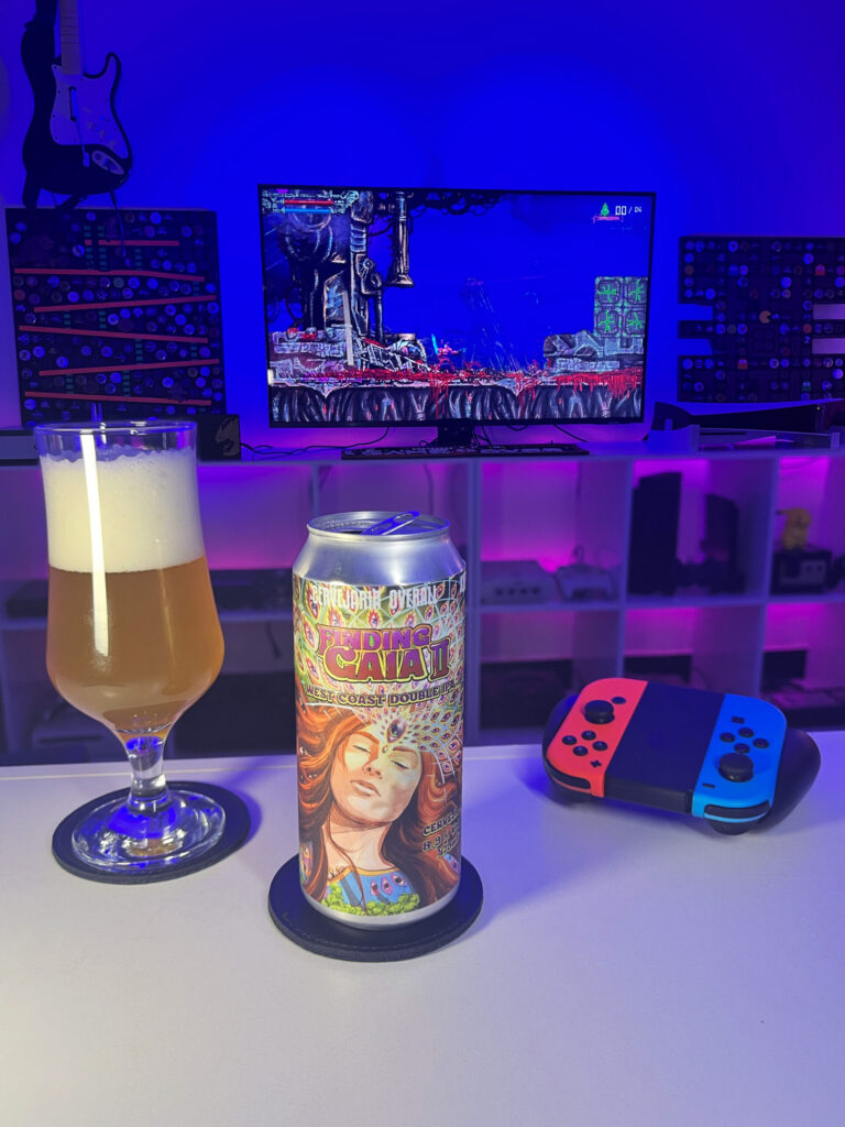 Cerveja West Coast Double IPA amarela ao lado de Valfaris no Nintendo Switch em clima de inferno sci-fi heavy metal.