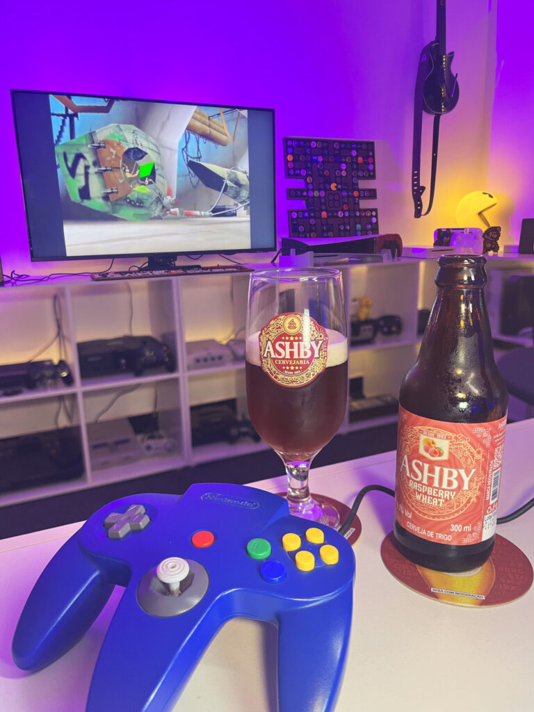 Ashby Raspberry Wheat ao lado de Star Wars Episode I Racer no Nintendo 64.