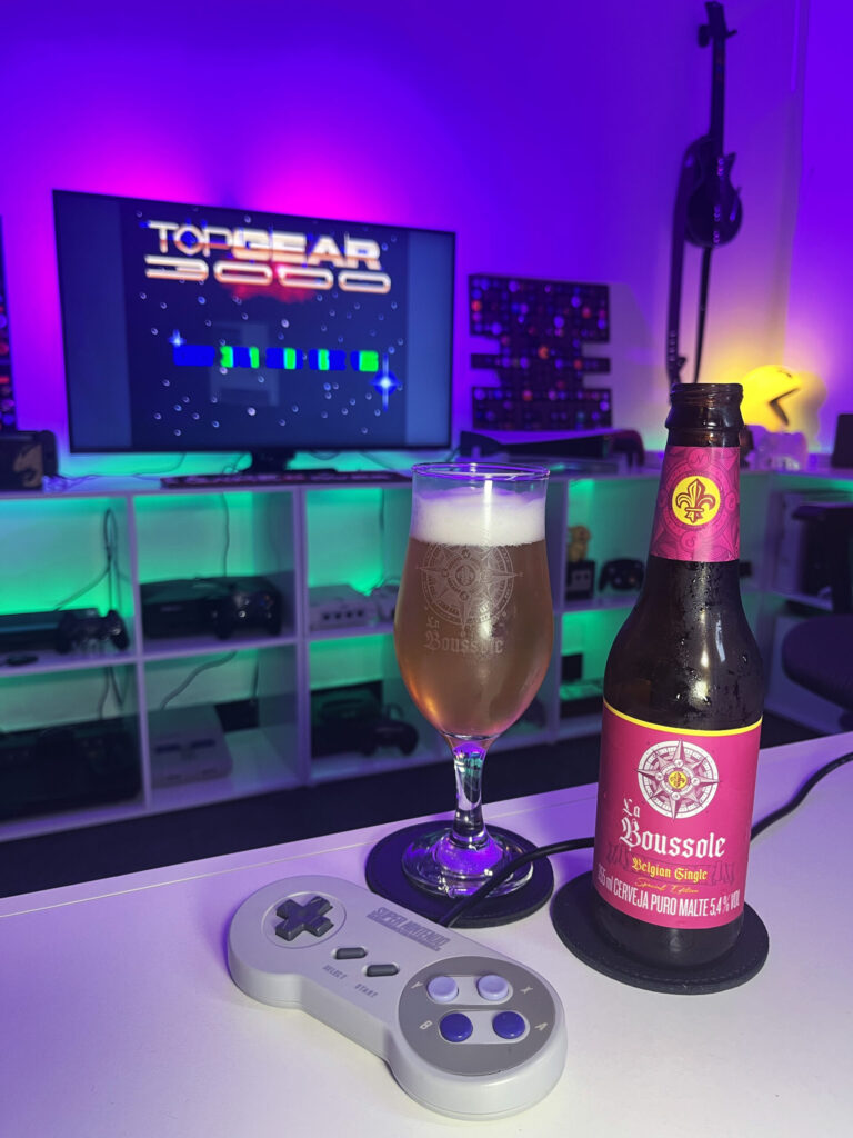 Cerveja Belgian Single ao lado de Top Gear 3000 no Super Nintendo.