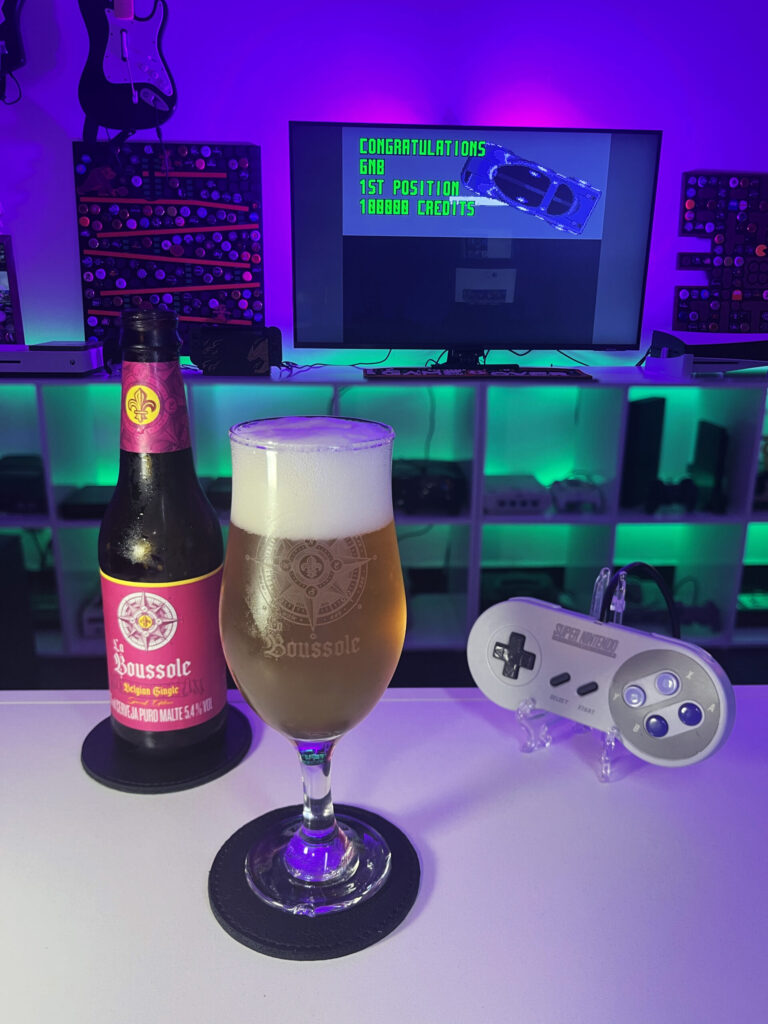 Cerveja Belgian Single ao lado de Top Gear 3000 no Super Nintendo.