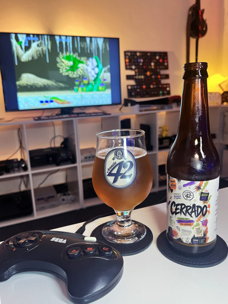 Saison Cerrado do Clube da 42 ao lado de Altered Beast no Mega Drive.