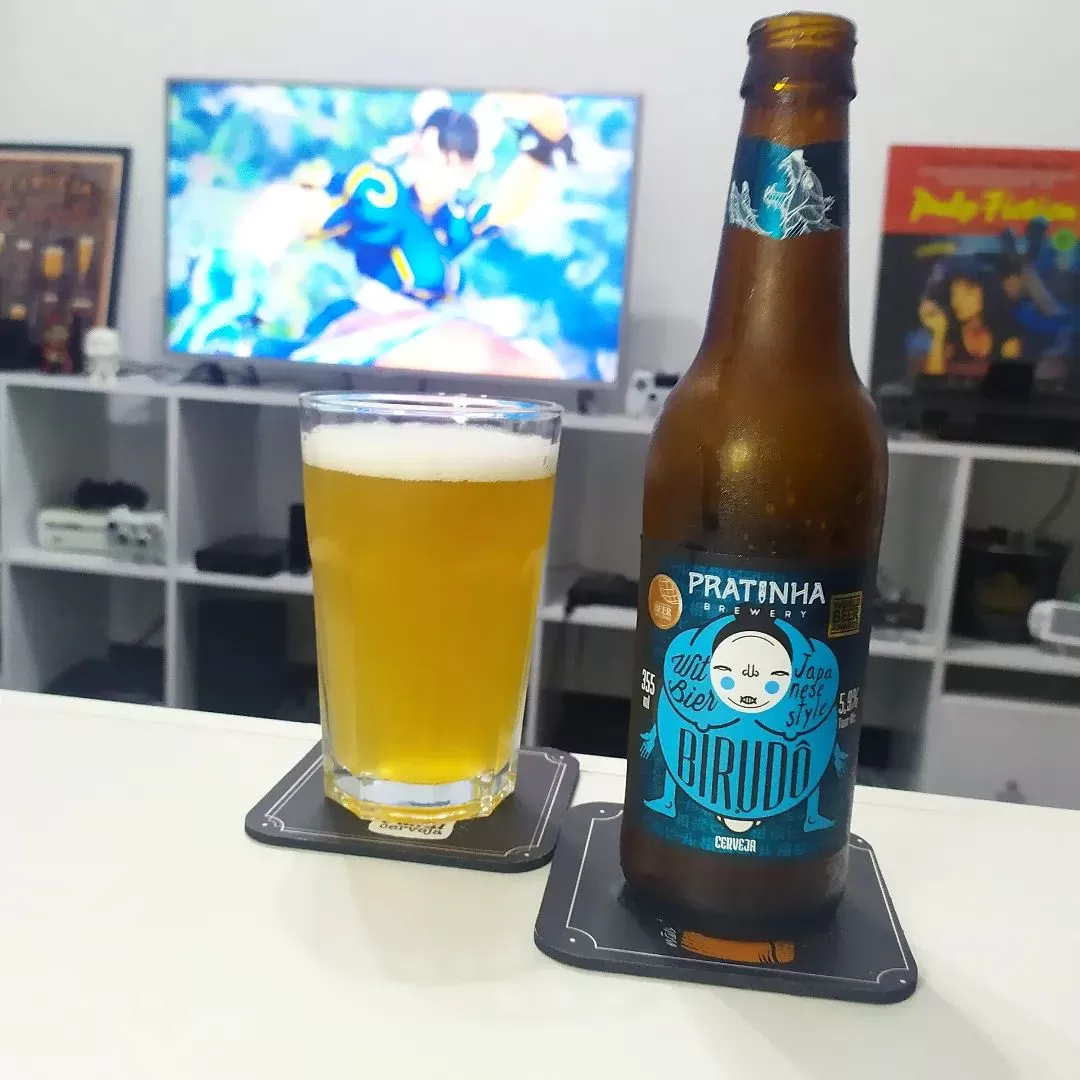 Birudô da Cervejaria Pratinha com Chun-Li da série Street Fighter