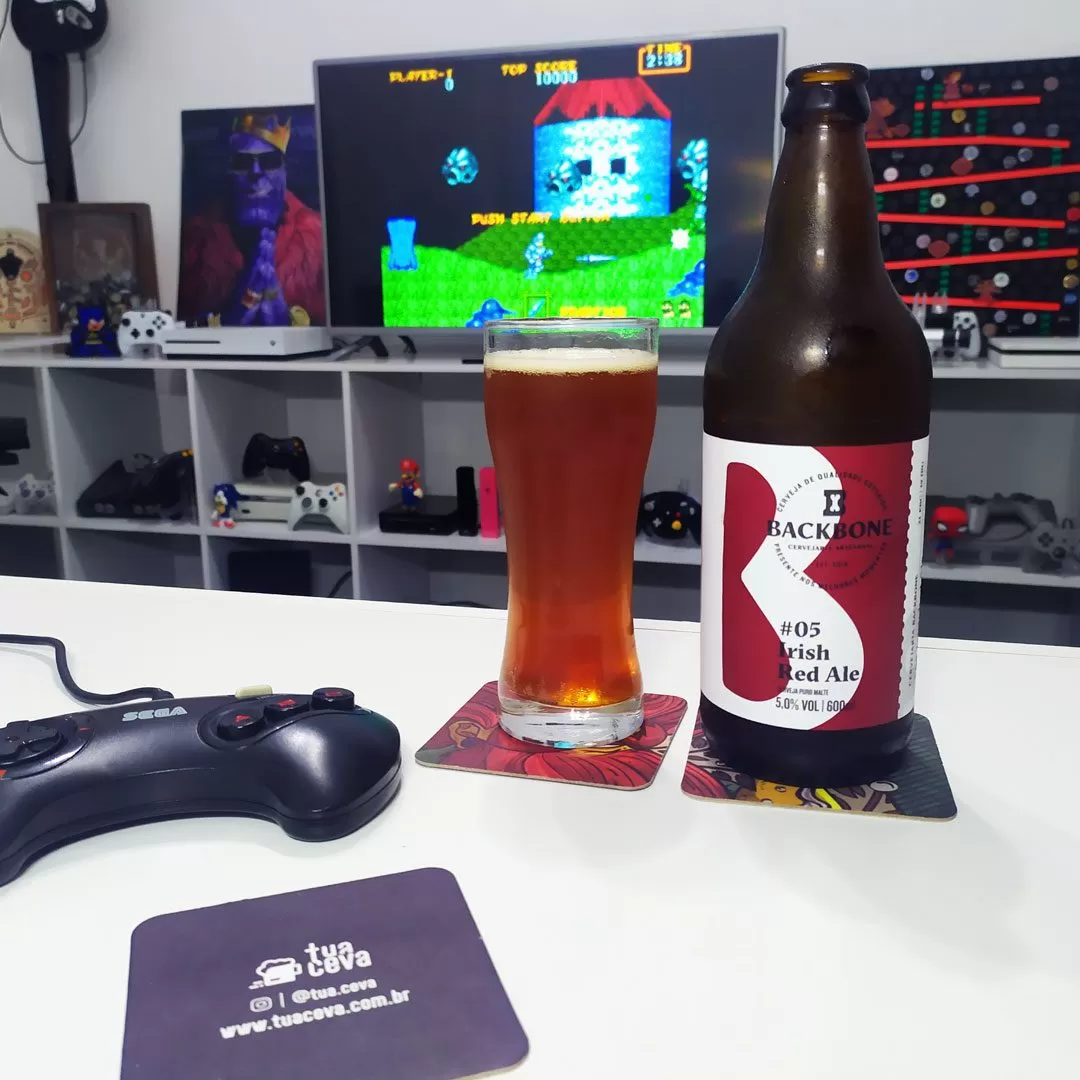 Ghouls'n Ghosts no Mega Drive e provando a Irish Red Ale da Backbone