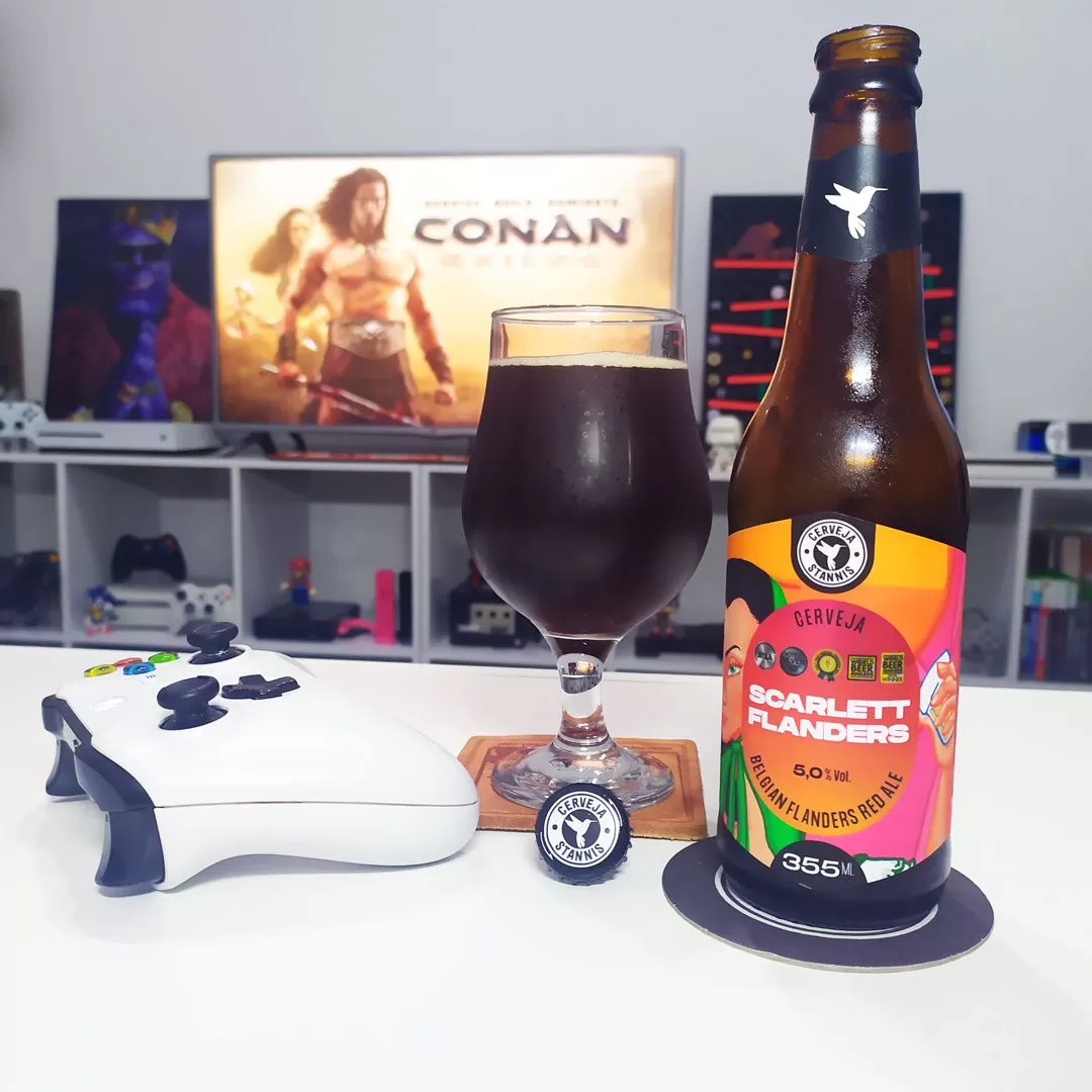 A super premiada Scarlett Flanders da cervejaria Stannis com Conan Exiles