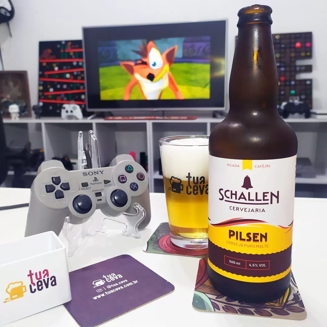 Clube Tua Ceva, provando a Pilsen da Schallen Bier com Crash Twinsanity