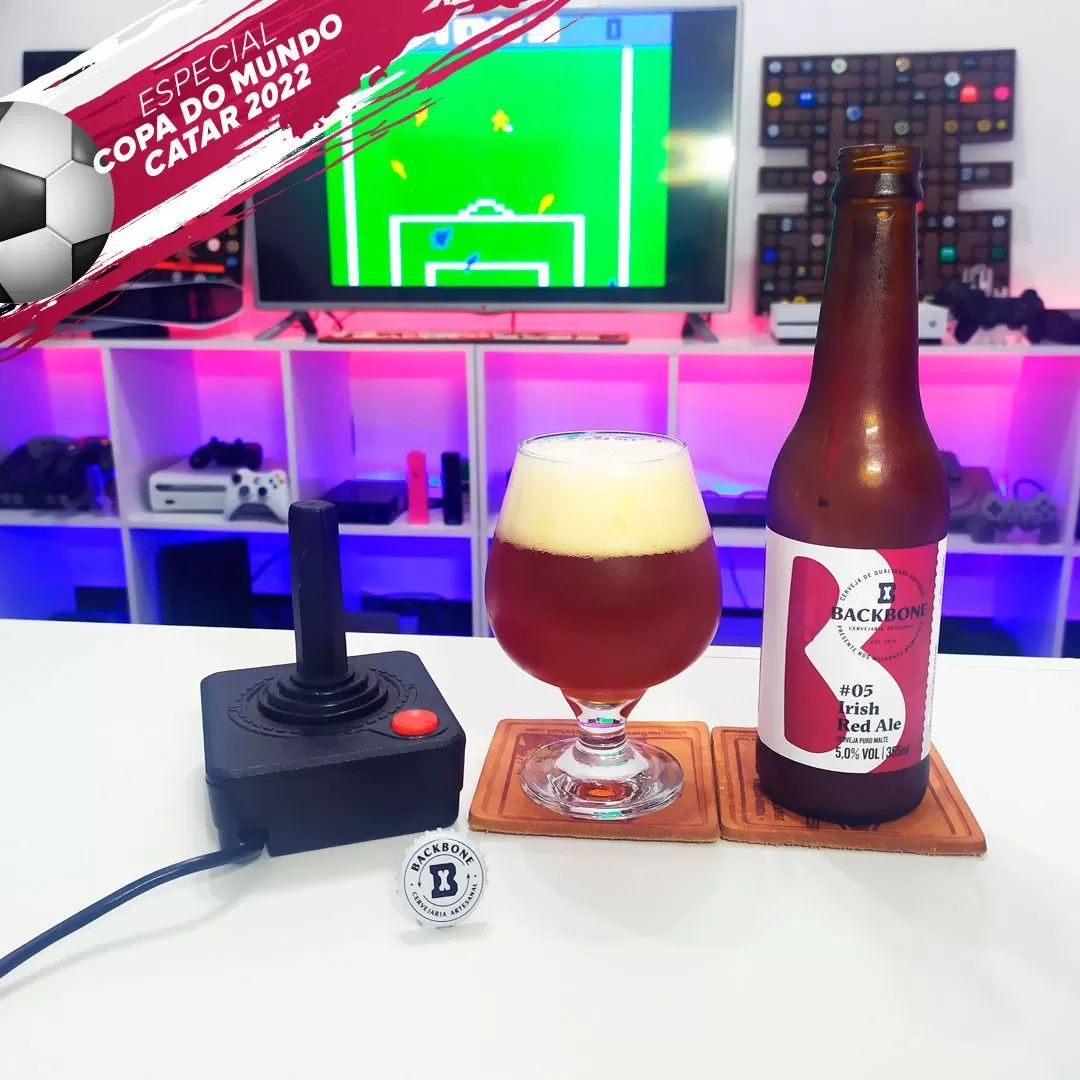 Provando a Irish Red Ale da Backbone com International Soccer no Atari 2600